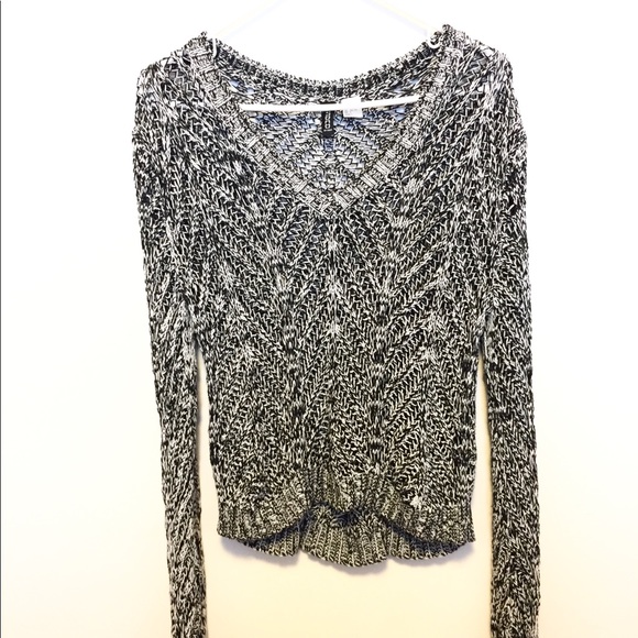 Loose knit v-neck sweater - Picture 3 of 4